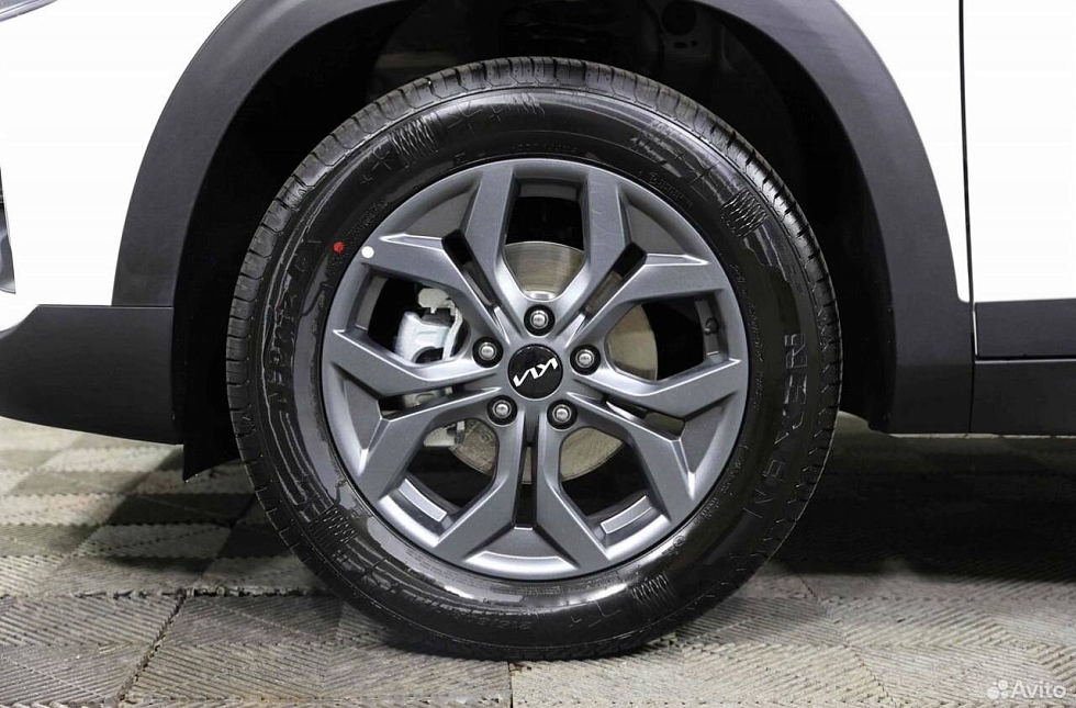 Kia Seltos Luxury Edition, белый