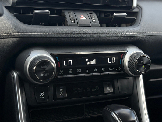 Toyota RAV4 Комфорт, 2020 года, пробег 60921 км