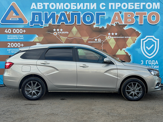 Lada (ВАЗ) Vesta Luxe, 2018 года, пробег 122000 км