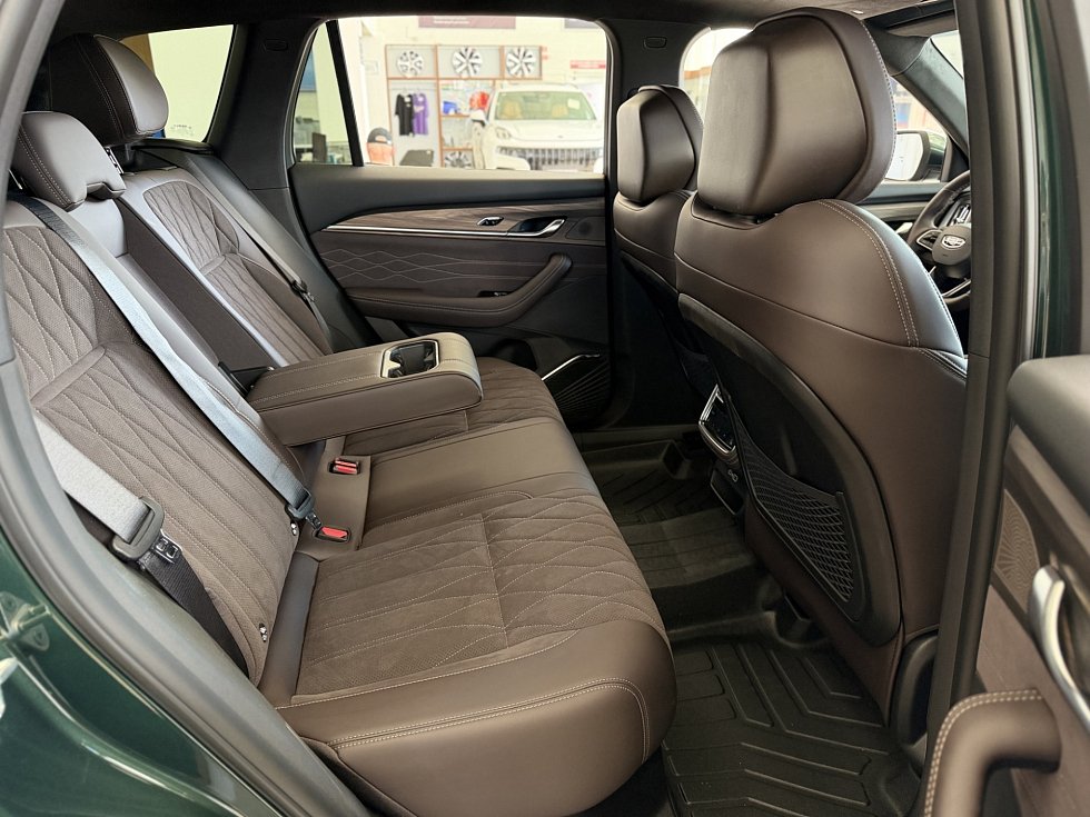 Geely Monjaro Flagship, зеленый