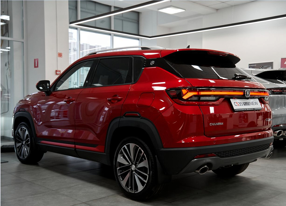 Changan CS35 Plus Техно, красный