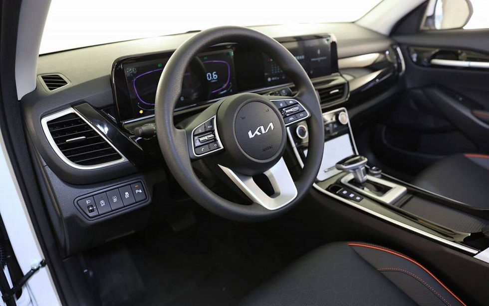 Kia Seltos Luxury Edition, белый