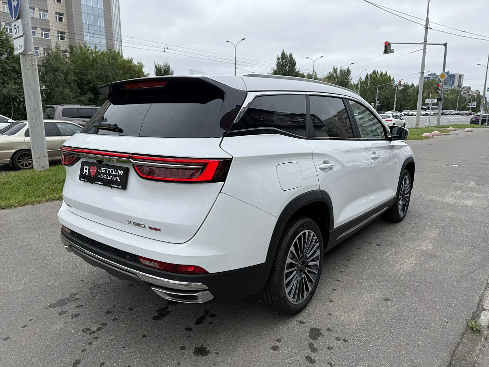 Jetour X90+ Премиум 7 мест, белый