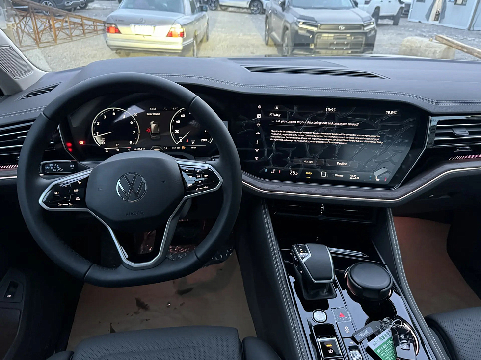Volkswagen Tiguan R-Line Smart Leadership, серый