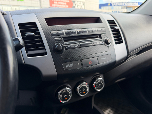 Mitsubishi Outlander Intense, 2010 года, пробег 252000 км