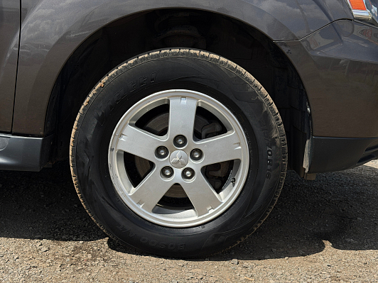 Mitsubishi Outlander Intense, 2010 года, пробег 252000 км