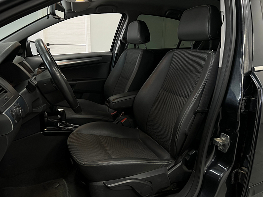 Opel Astra, 2012 года, пробег 178117 км