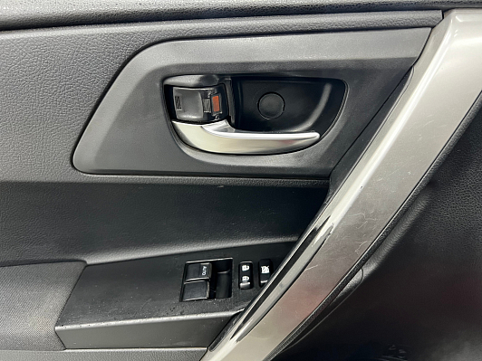 Toyota Auris, 2013 года, пробег 179650 км