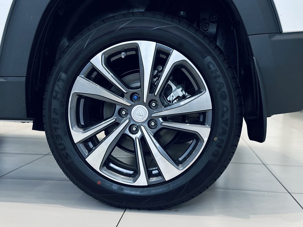 Changan CS35 Plus Техно, серебряный