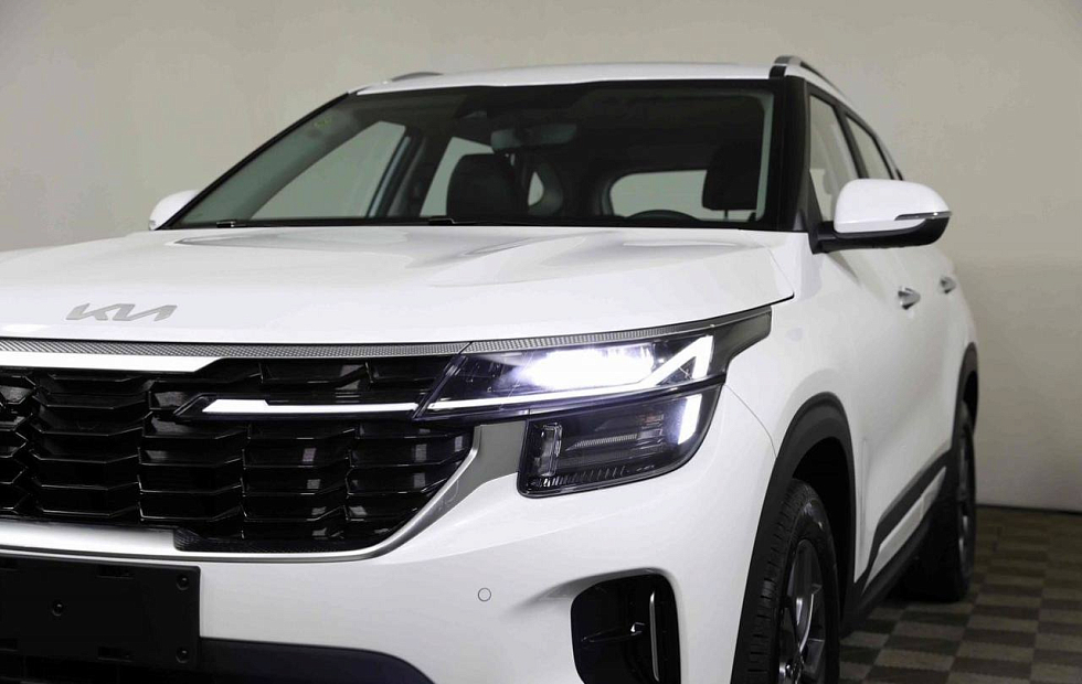 Kia Seltos Luxury Edition, белый