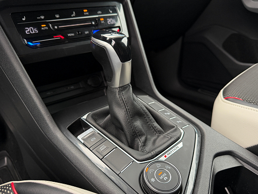 Volkswagen Tiguan Urban Sport, 2021 года, пробег 98210 км