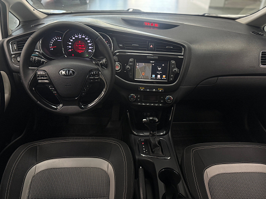 Kia Ceed Prestige, 2017 года, пробег 148256 км