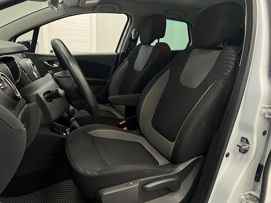 Renault Kaptur Style, 2017 года, пробег 109000 км