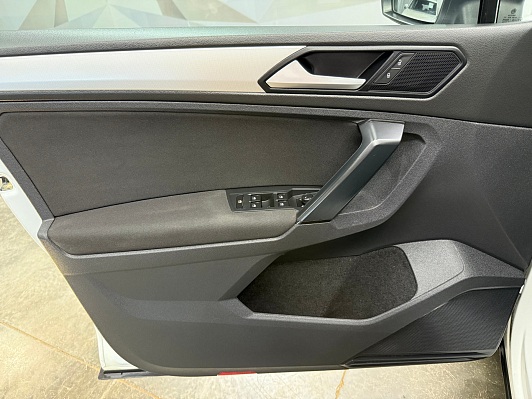 Volkswagen Tiguan CONNECT, 2020 года, пробег 111189 км
