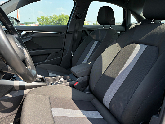 Audi A3 Young, 2021 года, пробег 116297 км