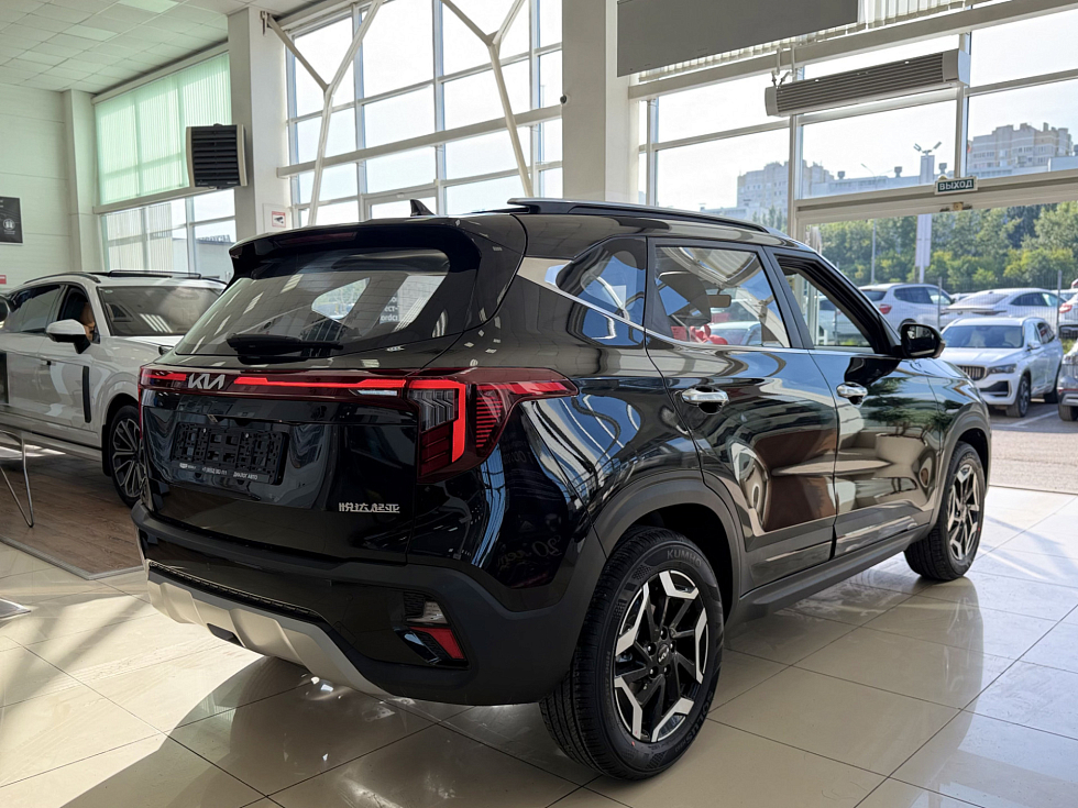 Kia Seltos Luxury Edition, черный