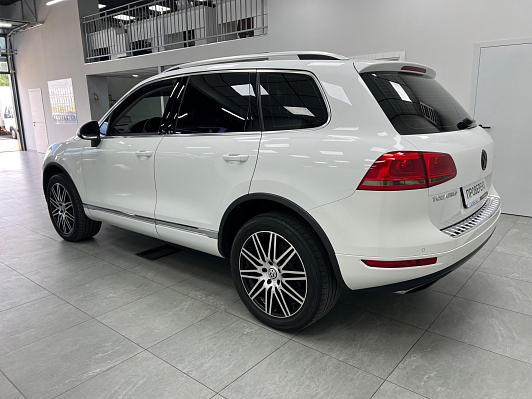 Volkswagen Touareg, 2012 года, пробег 180889 км