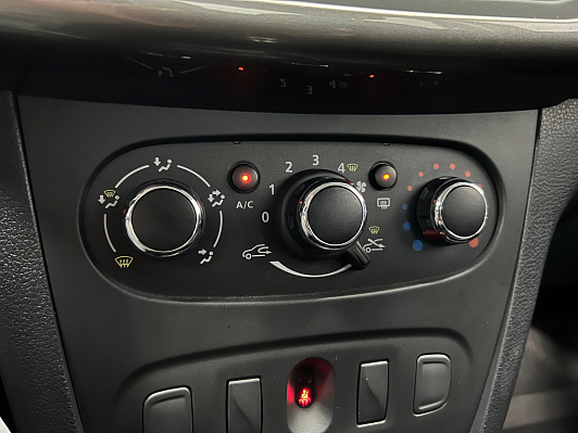 Renault Logan Drive, 2021 года, пробег 67450 км