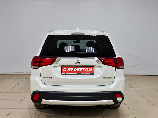 Mitsubishi Outlander Intense+, 2017 года, пробег 155312 км