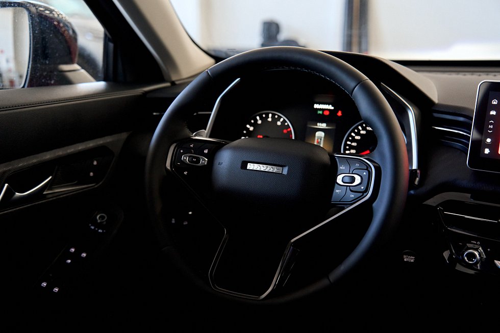 Haval Jolion Оптимум, красный