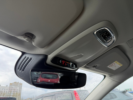 Volvo XC60 Momentum, 2021 года, пробег 121270 км