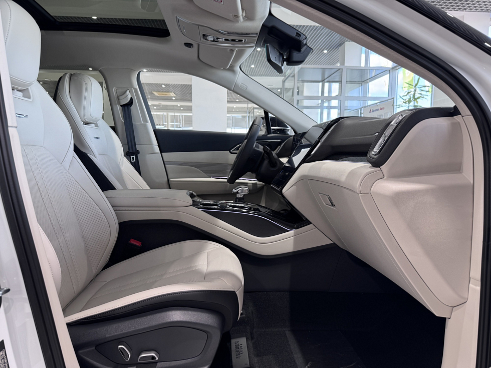 Hongqi HS3 Делюкс (Deluxe), белый