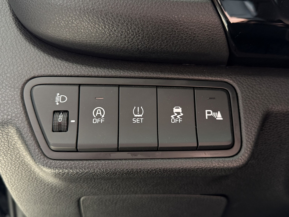 Kia Seltos Luxury Edition, черный