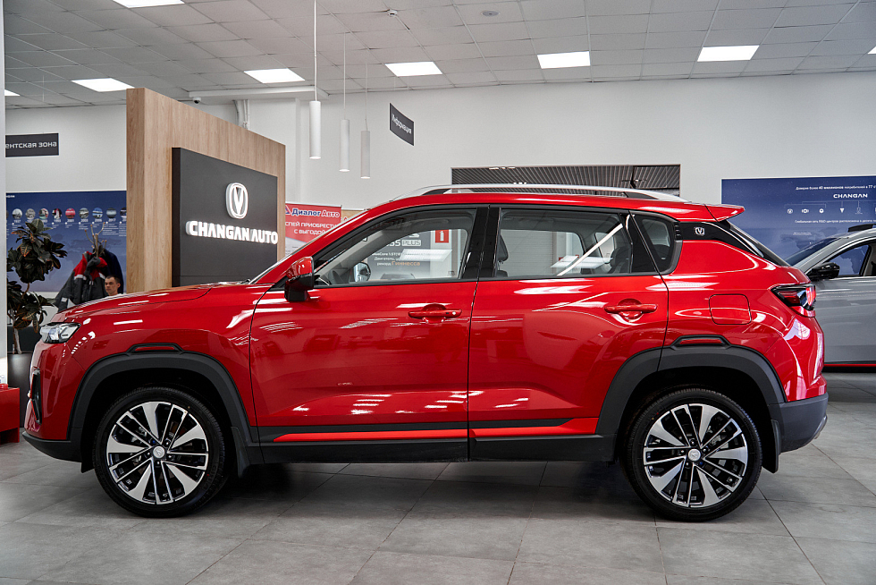 Changan CS35 Plus Техно, красный