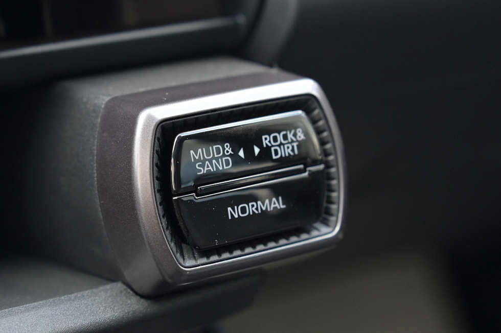 Toyota RAV4 Adventure Plus, белый