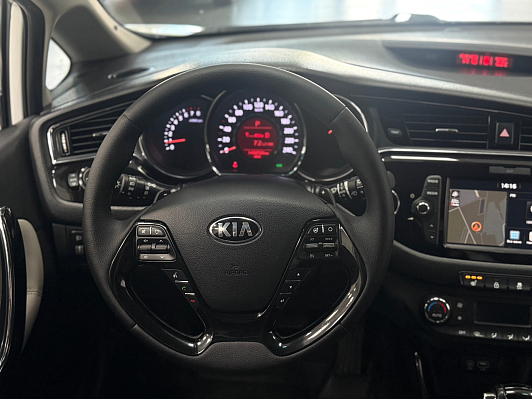 Kia Ceed Prestige, 2017 года, пробег 148256 км