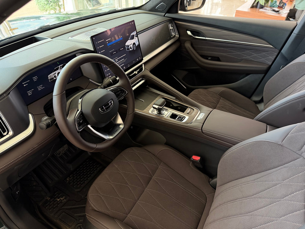 Geely Monjaro Flagship (2023-2025), зеленый