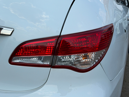 Nissan Almera Tekna, 2018 года, пробег 96446 км