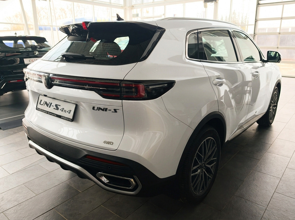 Changan UNI-S Техно, белый