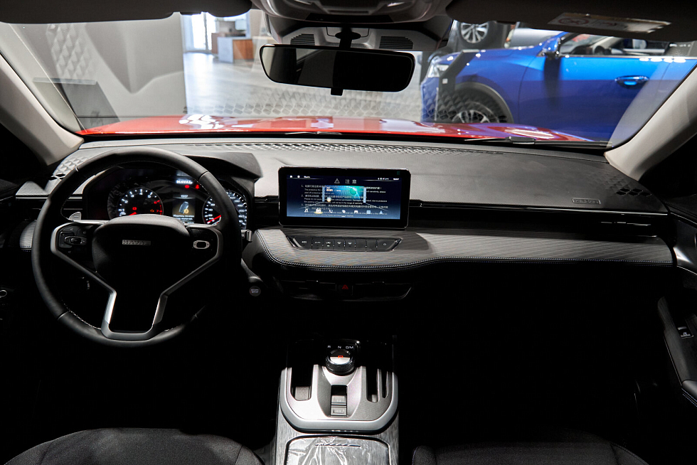 Haval Jolion Премиум, красный