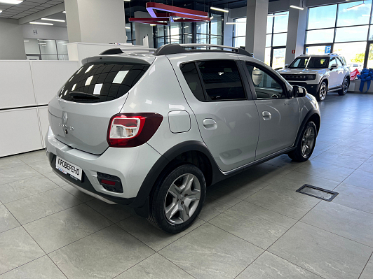Renault Sandero Stepway Life, 2021 года, пробег 68417 км