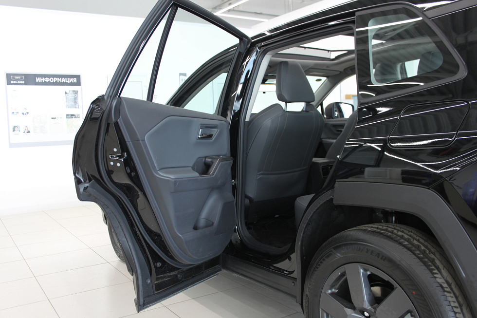 Toyota RAV4 Luxury, черный