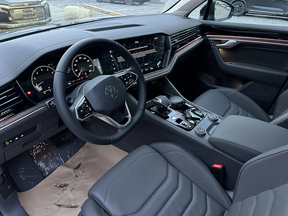Volkswagen Tiguan R-Line Smart Leadership, серый