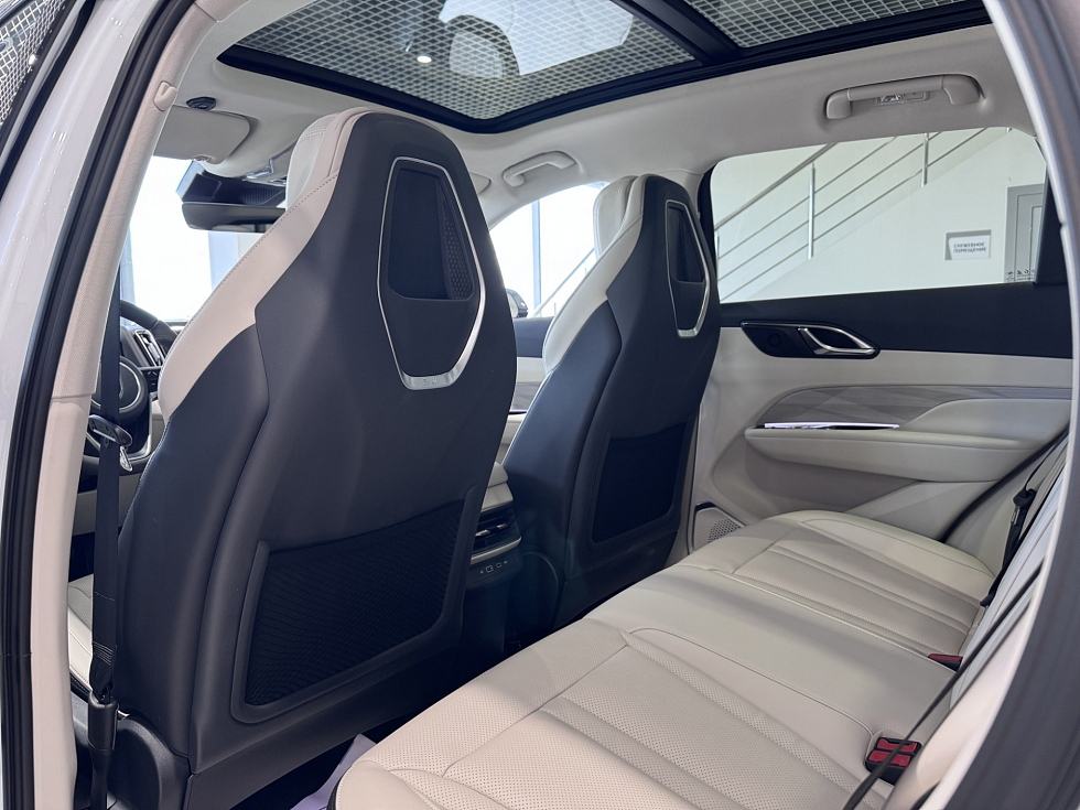 Hongqi HS3 Делюкс (Deluxe), белый