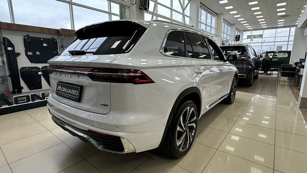 Geely Monjaro Флагман, белый