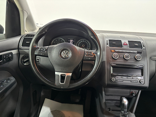 Volkswagen Touran Highline, 2014 года, пробег 187302 км