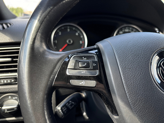 Volkswagen Touareg Wolfsburg Edition, 2017 года, пробег 185388 км