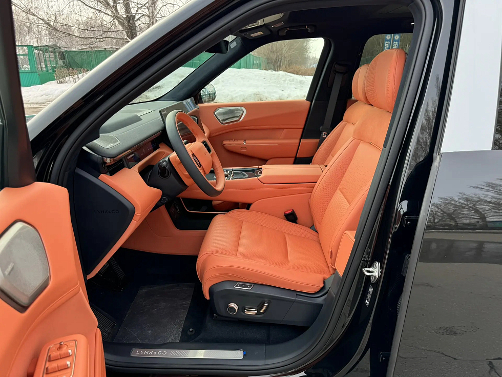 Lynk & Co 900 Ultra (6 seats), черный