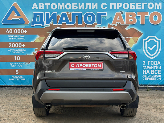 Toyota RAV4 Престиж Safety, 2021 года, пробег 102000 км