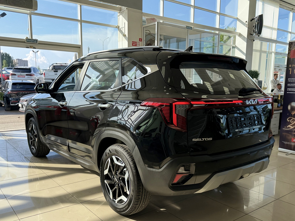 Kia Seltos Luxury Edition, черный